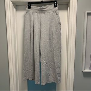 Lululemon cropped pants size 8